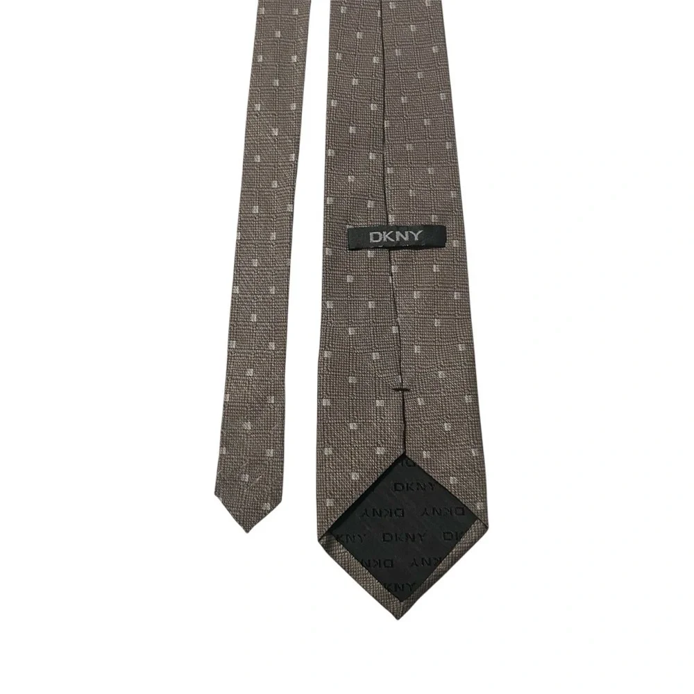 DKNY Sophisticated Brown Patterned Tie